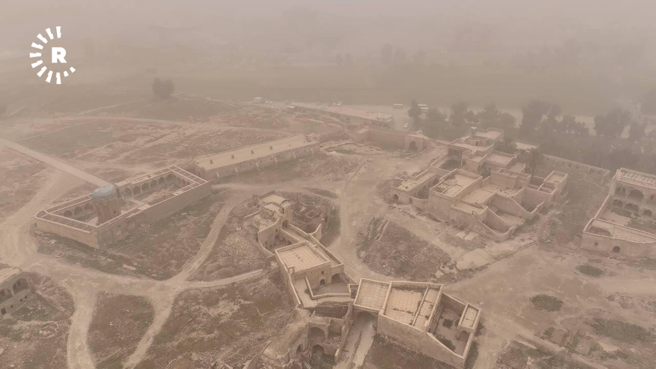 Kum fırtınası kentte hala etkili.